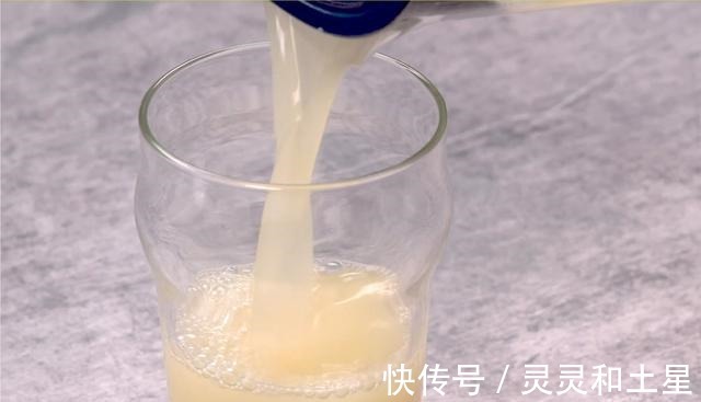 蜂蜜白玉苦瓜汁|苦瓜食谱|蜂蜜白玉苦瓜汁夏日必备,清热降血糖与凤梨榨汁减苦味!