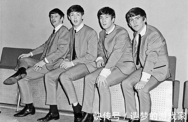 维多利亚女王 马丁靴过时了!今年最火的靴子是它,好搭又高级,明星大咖都在穿!