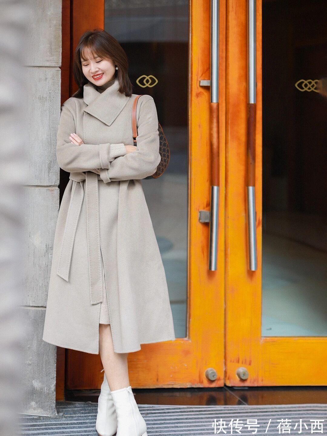 搭配|“基础款大衣”也有大讲究,这样穿搭不显老、不花哨,真的很高级