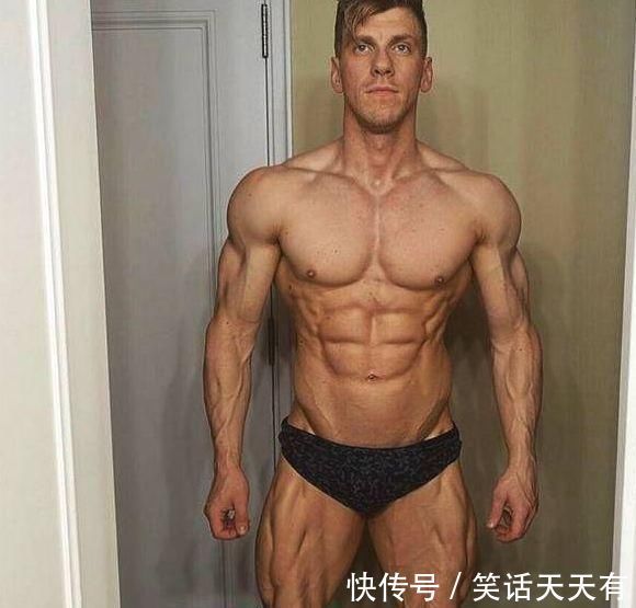 冠军|26岁健美冠军，小腿突发意外，体脂太低是“原罪”