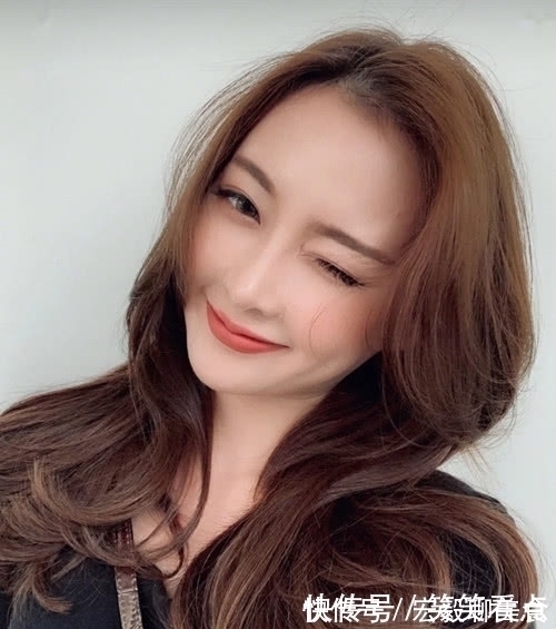 辛芷蕾 圆脸女生拒绝光明发型,几款减龄显瘦发型了解下,直男都眼前一亮