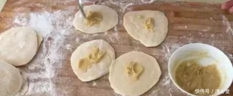 烙饼|面食最新做法!不用煮不油炸,这样做皮薄如纸,比花卷油条还香