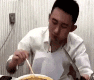 |搞笑GIF:大哥你这样真的好吗,考虑过妹子的感受吗