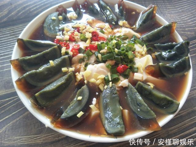 做好|皮蛋豆腐,想要做出饭店的味道,做好3个步骤,嫩滑入味超好吃