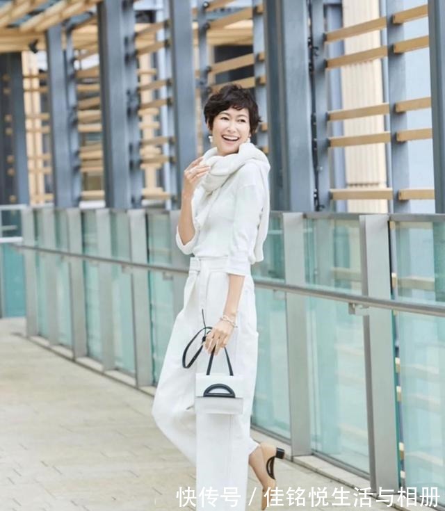 秋冬 日系穿搭也可以没有大衣,“日系辣妈”穿搭思路,教你这样美!