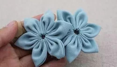 旧物改造旧衣服只能扔掉除了可以捐赠，还可以这么做隔壁小孩看到都抢着要