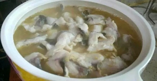 麻辣|天越热越想吃的一道菜，麻辣酸爽开胃，5分钟教会你做酸菜鱼！