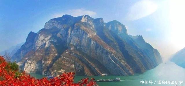 鬼神|李白很经典的一首诗，短短四句，后人评价惊风雨而泣鬼神