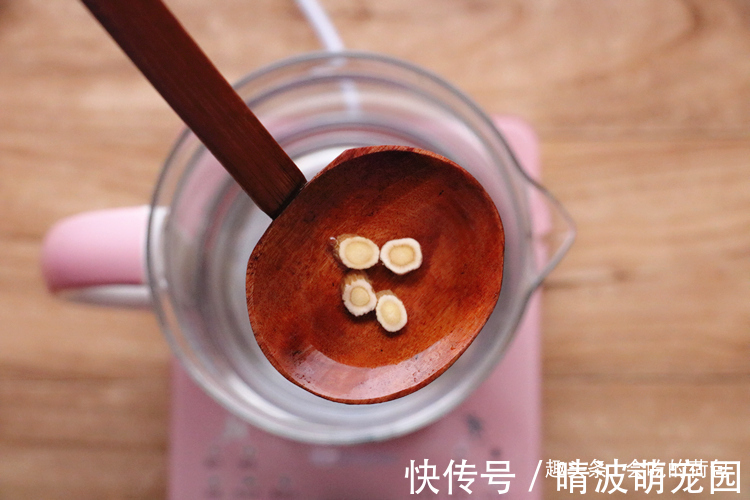 红枣|外行吃人参,内行吃黄芪,黄芪水好处多,但三类人不能喝,别不懂