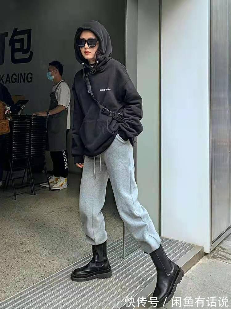 卫衣 卫裤才是冬天的“万能裤”,可以搭遍整个衣橱,照着穿时髦有气质