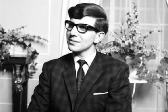 霍金21岁全身瘫痪，在轮椅上坐了半个世纪，3个孩子怎么来的？