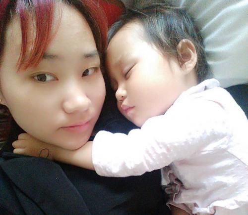 宝妈|“抱着睡得香,放下立刻醒”,许多宝妈无法应对,快看看这么做