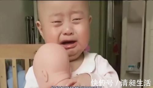 萌萌|妈妈用娃娃骗宝宝生了弟弟,孩子下意识的反应,告诉你二胎杀伤力