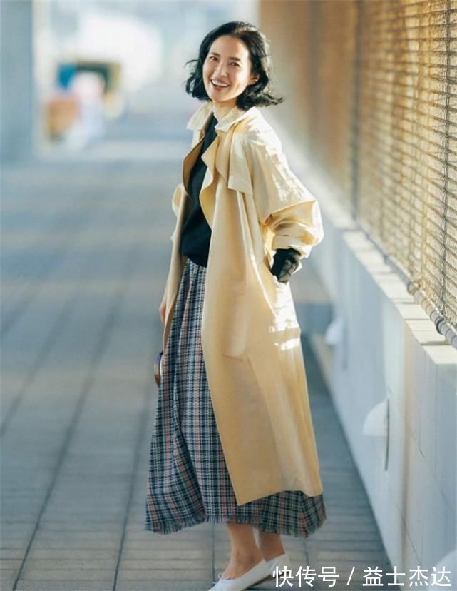 小裁|50岁女人想要穿得优雅精致,学日本主妇这些知性的穿搭,又有气质
