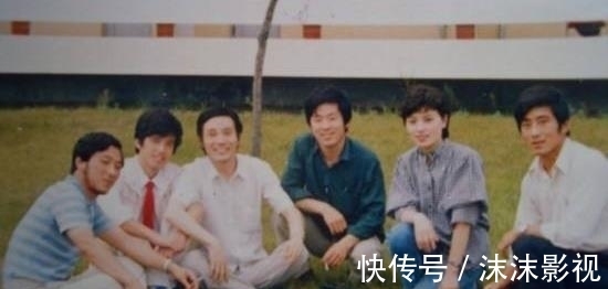 说法度$李瑞英“爬藤体”书法引争议,线条绵软羸弱,网友:字反其人