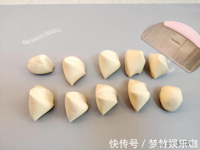 猪肉馅|梅干菜猪肉馅的大包子，刚出锅我能吃掉仨，用这面粉做次次都成功