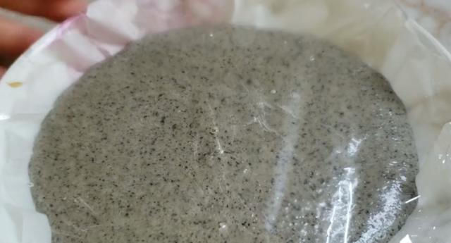 山药又出新吃法,加一把芝麻,简单一做,松软香甜,孩子抢着吃