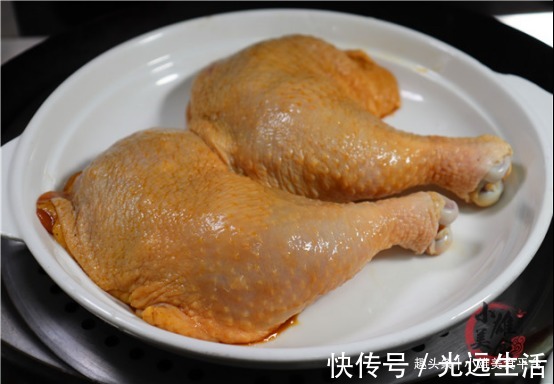 柠檬|把鸡腿放锅里蒸一蒸,瞬间变美食,从没见过这做法,营养又解馋
