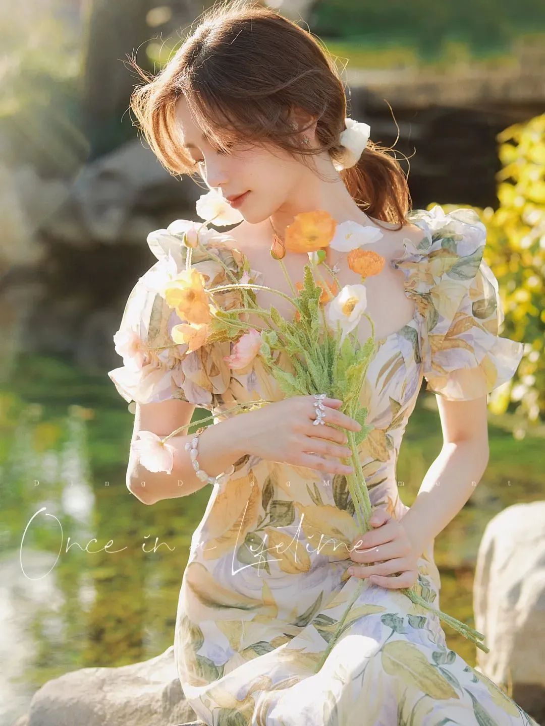 bilibili|别再披头散发了！这3个发型小技巧显嫩又高级