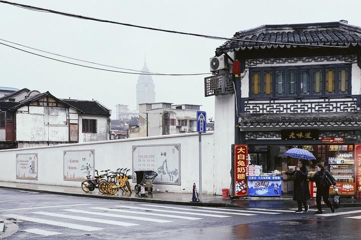 下雨天|心往前走，下雨天也会看到光。