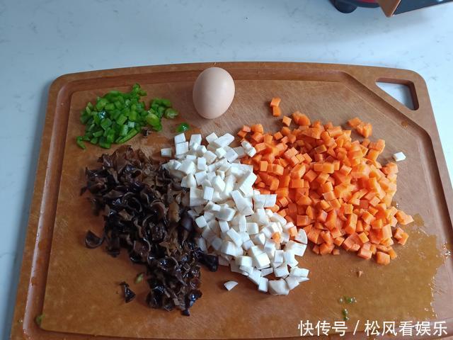 天天|天天宅家早餐不用愁,教你1招,5分钟就上桌,杂粮发面喷喷香