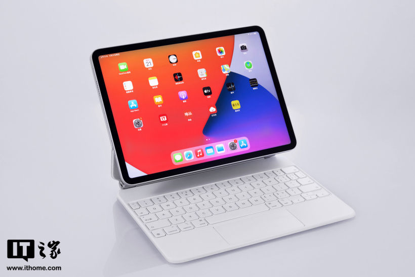 曝iPad Pro 2022将配备两个“四针”Smart Connector接口