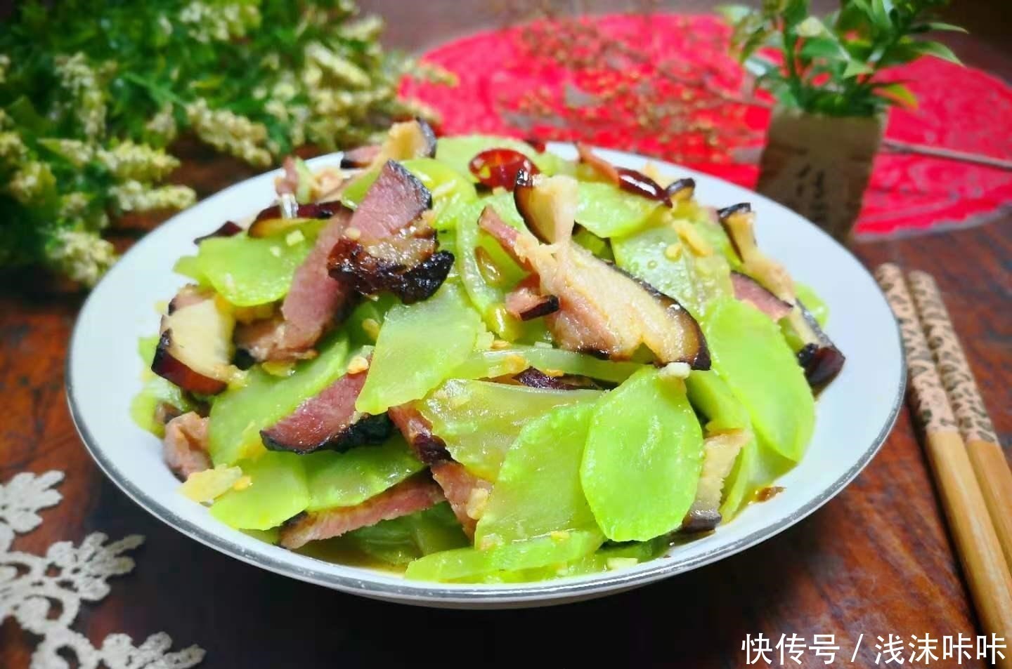 美味|入冬后，白菜萝卜靠边站，最该吃的蔬菜是它，爽脆好吃营养足！