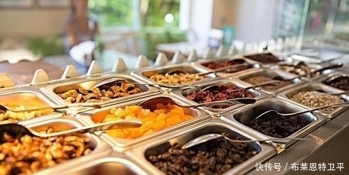 贵菜|自助餐厅有这4种“隐形贵菜”,一般人都不会拿,老板蹲一旁偷笑