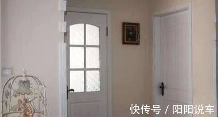 木门|一旦发现工人这样给你装卫生间门,马上喊停,不然后悔的就是你!