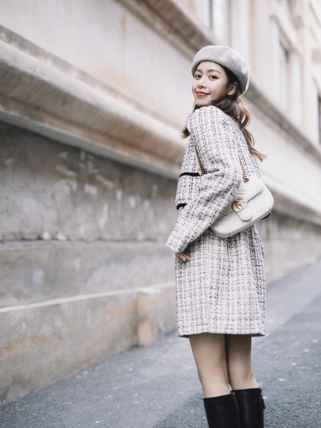 包臀裙|精致女人都爱穿“小香风”套装,学会这些技巧,提升气质又洋气