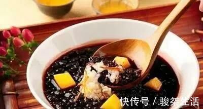 补血米|黑米配上它,气血好了,头发变黑了女人不想满脸皱纹,可以试试