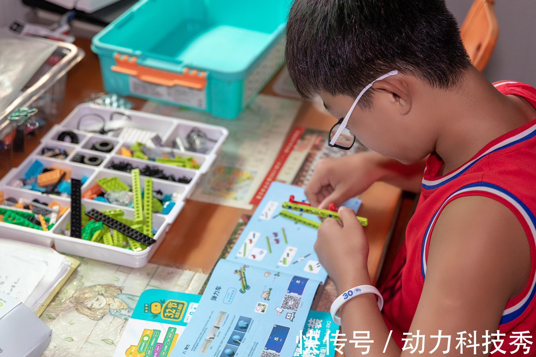 编程教育|别让孩子输在起跑线上,Lecoo编程机器人大礼包纵评