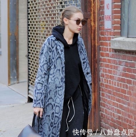 穿搭|懒人穿搭法：大衣+卫衣保暖时尚，穿搭失败概率几乎为零