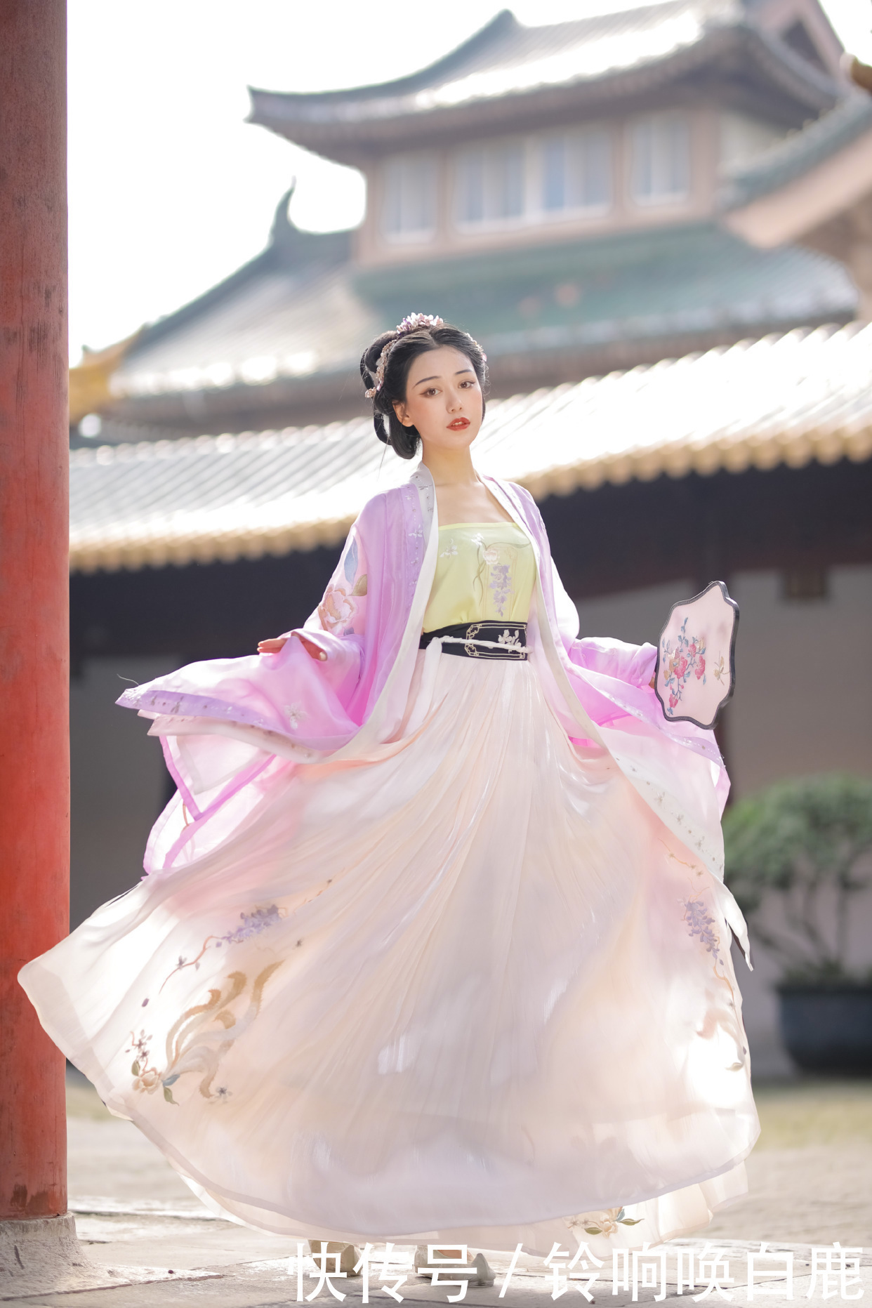 精致好看的“七尾狐”汉服,大多数人不愿入手,这是怎么回事呢