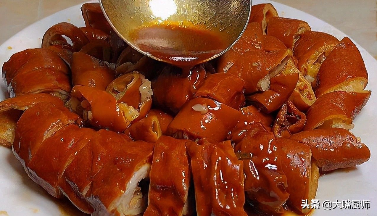 才知道洗猪大肠很简单，不加碱不加醋，20分钟洗净，不腥臭不油腻