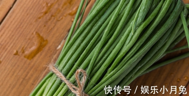 小葱|吃不完的葱咋保存?大厨教你2个小窍门,不黄不烂,放1年还翠绿