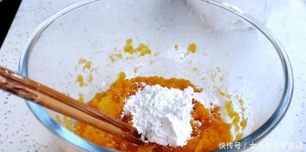 南瓜糯米丸|入秋后,最该吃的不是红薯,而是它,2块钱1个,做成丸子比肉香