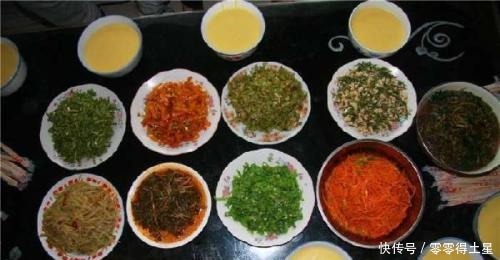 在甘肃天水,一到冬天,馓饭就成了人们饭桌上每天雷打不动的主食