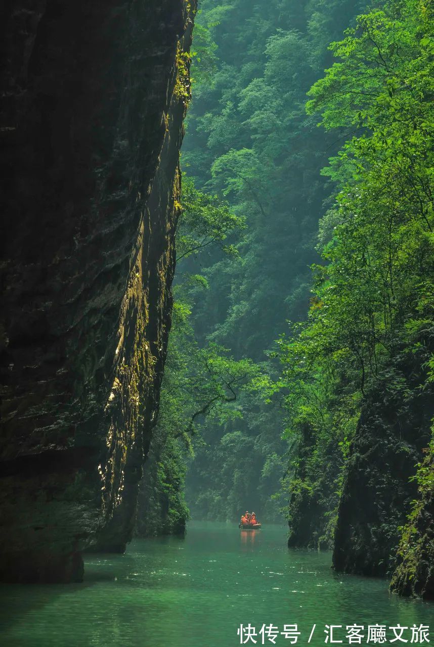 油菜花|静谧纯净、绚丽斑斓，25个七月不该错过的旅行地