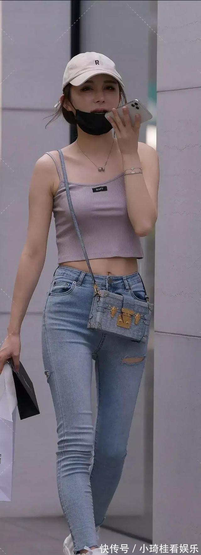 印花 打底裤怎么穿都不会出错,穿起来更舒适,增加造型层次感