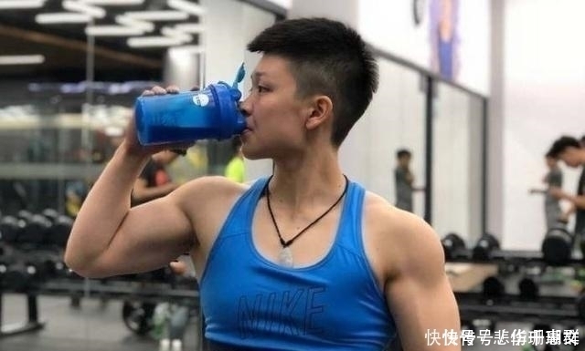 健身|中国最帅女健身教练，看这8块腹肌，男男女女分不清楚，太帅了