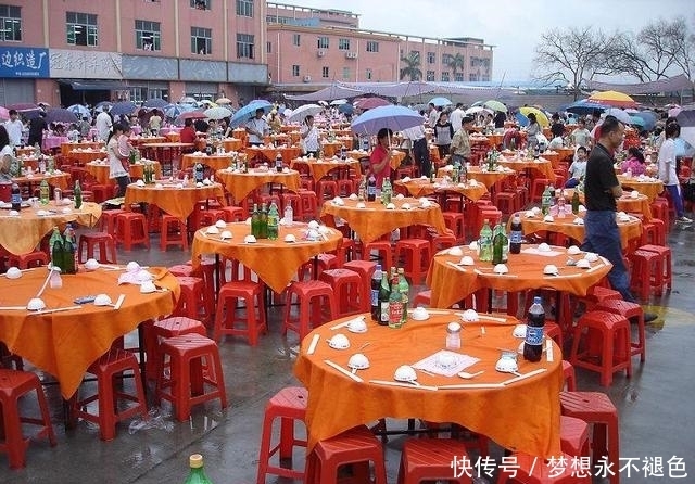 难得一见的乡村酒席,场面震撼