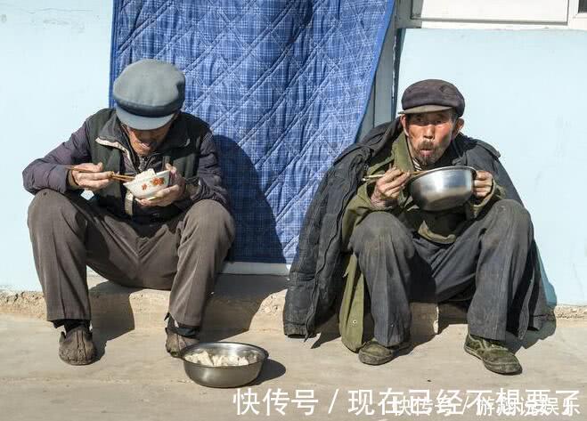 体味|老人味尴尬讨人嫌,医生:40岁后牢记以下事,再老也没味