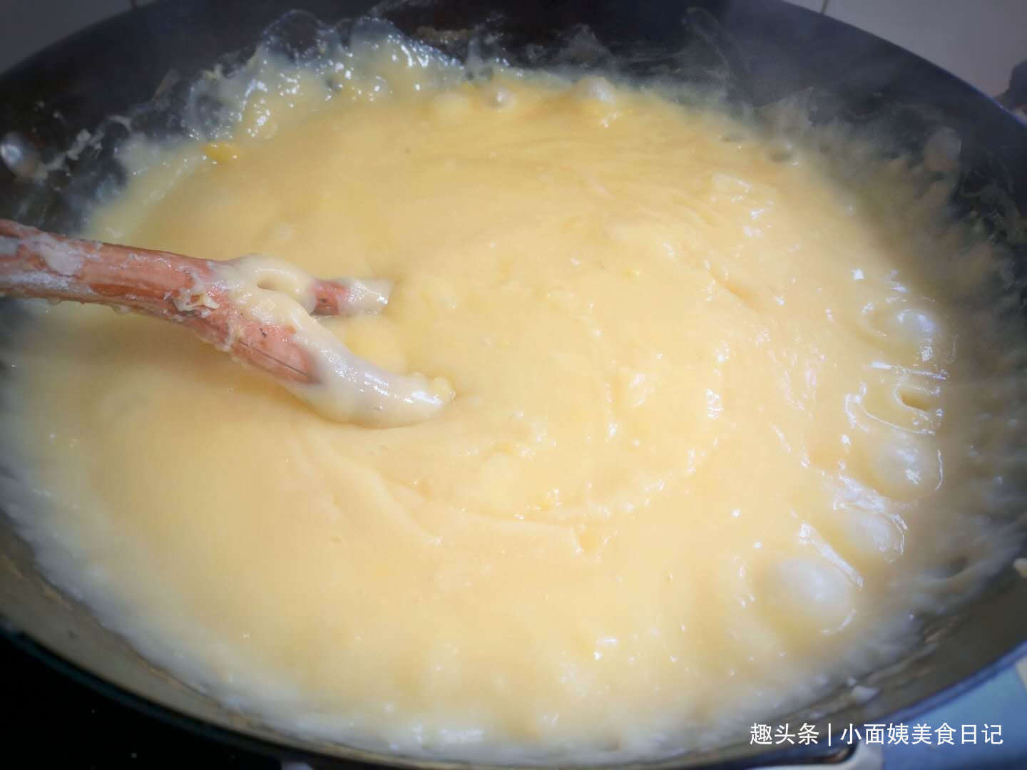 天冷了,来个懒人版搅团,10分钟上桌,暖身暖胃,吃完特舒服