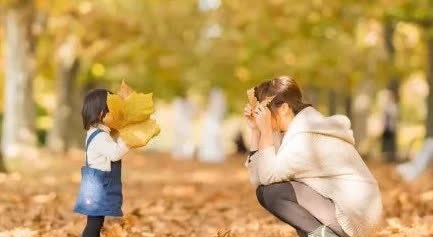 一日三餐|40岁丁克女坦言:看着躺在病床上的父母,我决定生个孩子