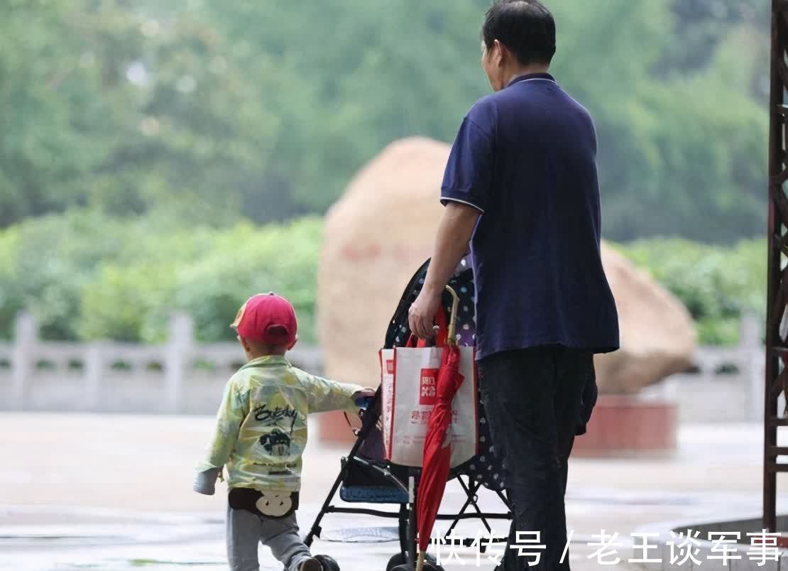 李婆婆|三胎政策放开,带娃主力军四位老人有何想法?与想象中不太一样