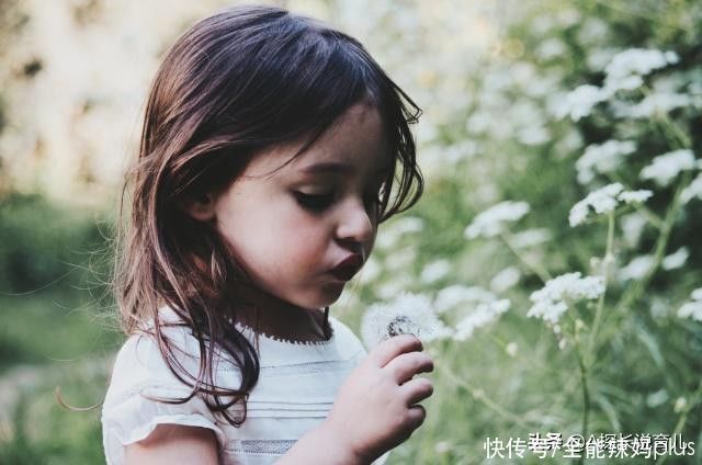 小女孩|想要女孩有出息,“养女3忌”要牢记,爸妈越早知道越好