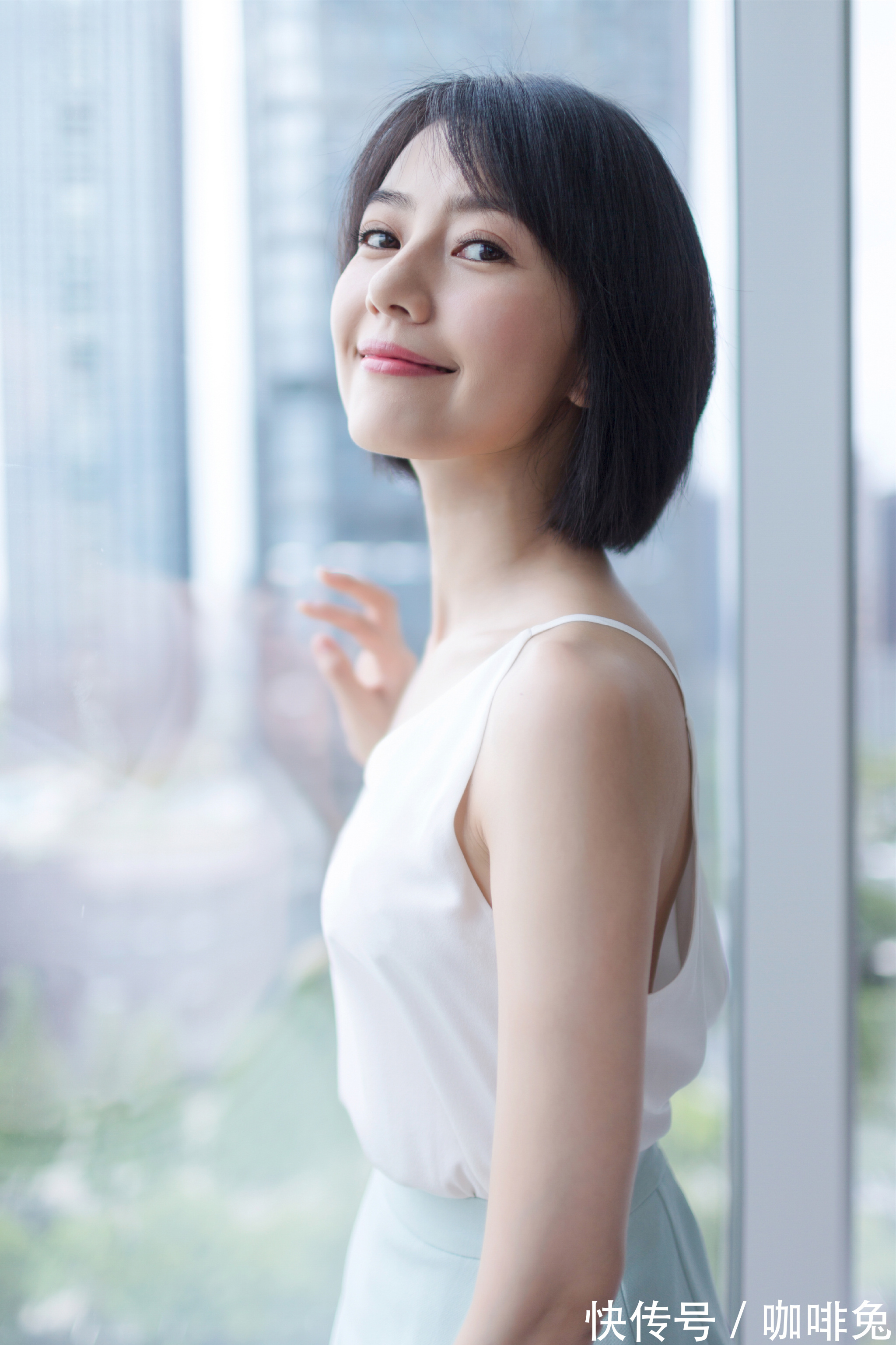 小子头|美女嫌太热,长发剪短发,清凉帅气很满意