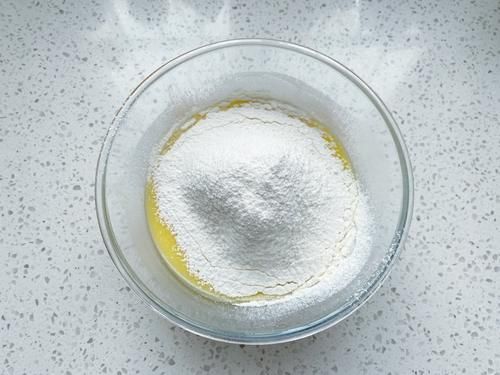 美味|10分钟搞定,爆浆蓝莓麦芬蛋糕,外酥里软又美味,秒杀蛋糕店