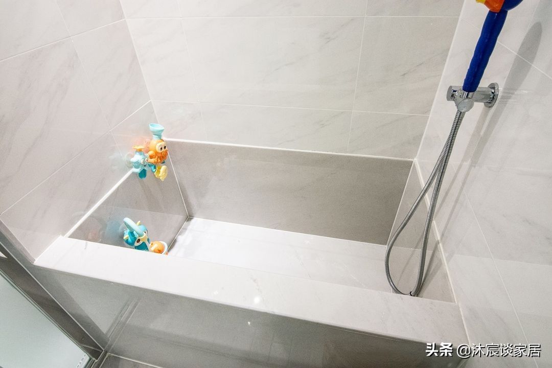 客厅|她家的客厅不一样，用卡座取代沙发，好看又实用，真是小户型救星